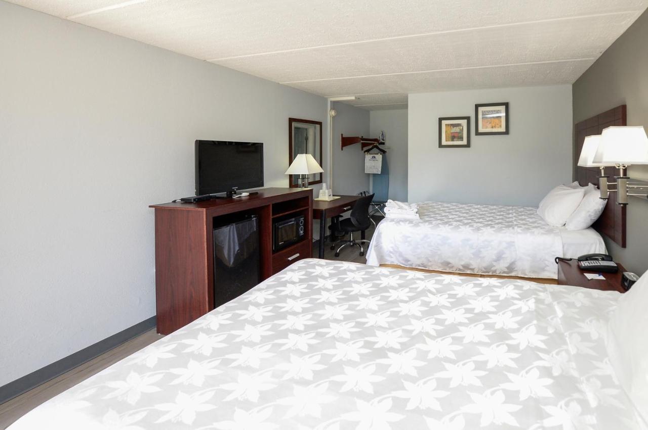 Americas Best Value Inn At Central Valley-Woodbury Exterior photo