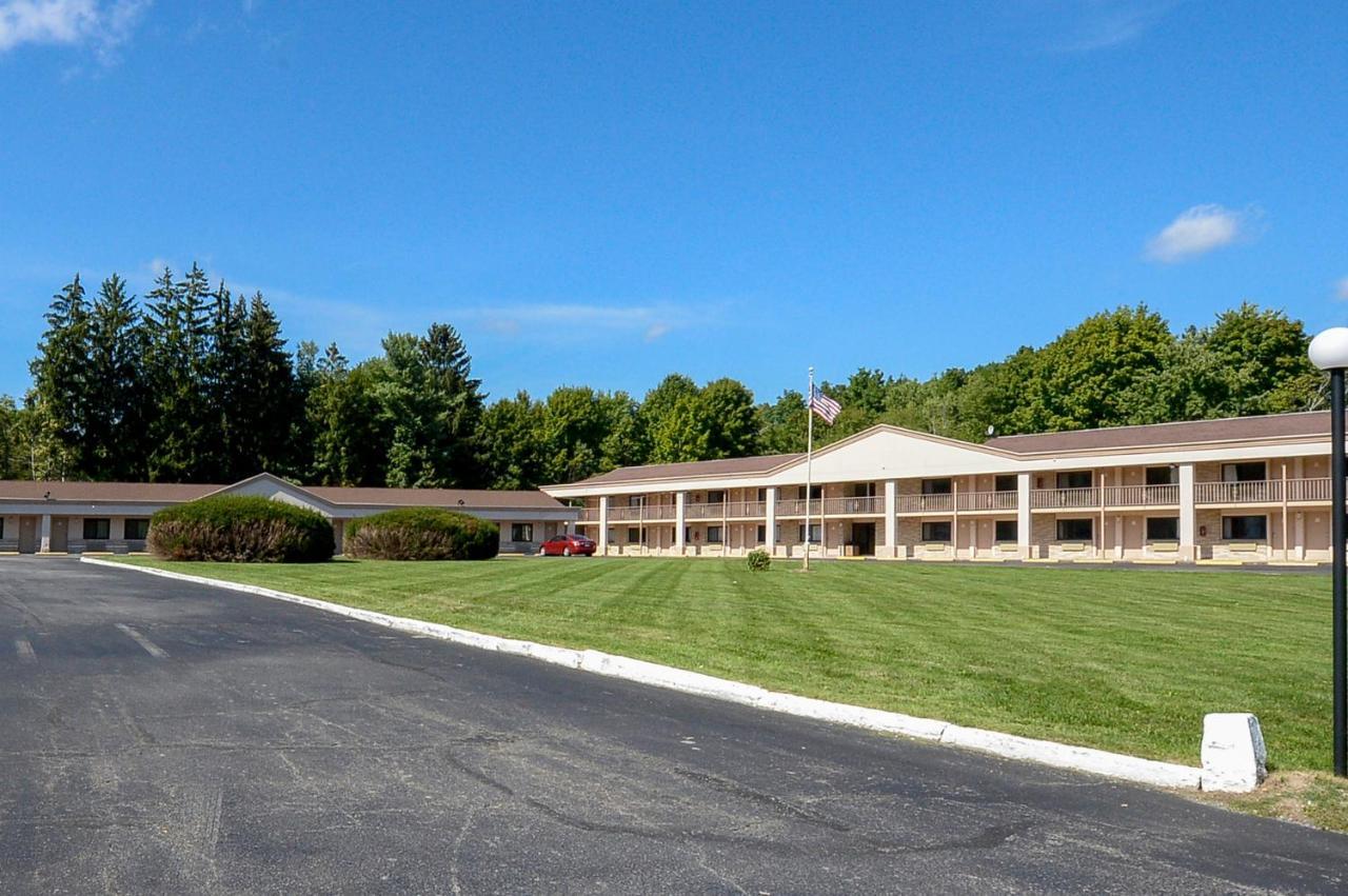 Americas Best Value Inn At Central Valley-Woodbury Exterior photo
