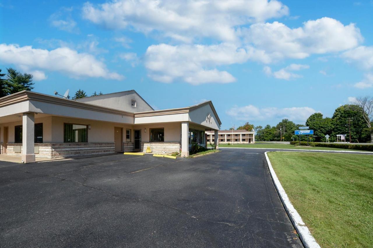 Americas Best Value Inn At Central Valley-Woodbury Exterior photo