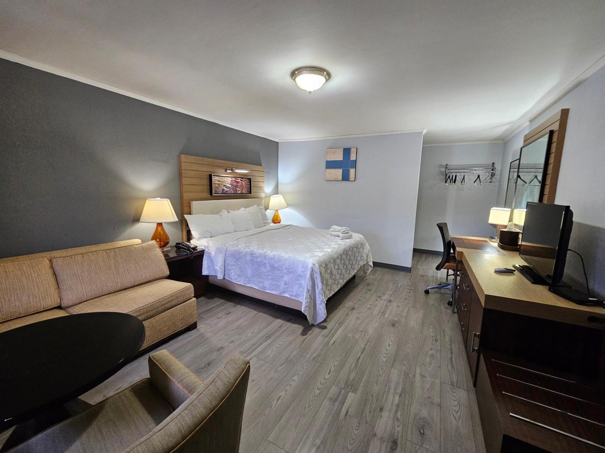 Americas Best Value Inn At Central Valley-Woodbury Exterior photo